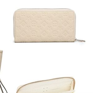 NWT  Mila Kate Cream Colored  Embossed Wallet